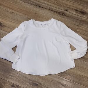 Like New! Maison D'Amelie Sz Med Swing Top W/ Knit Ruffle  Cuffs White